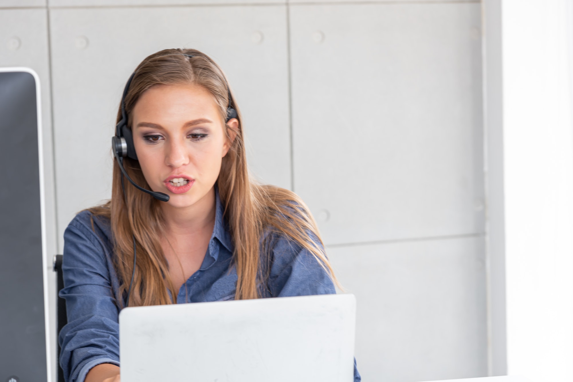 woman Call center service customer support or sales agent give advice